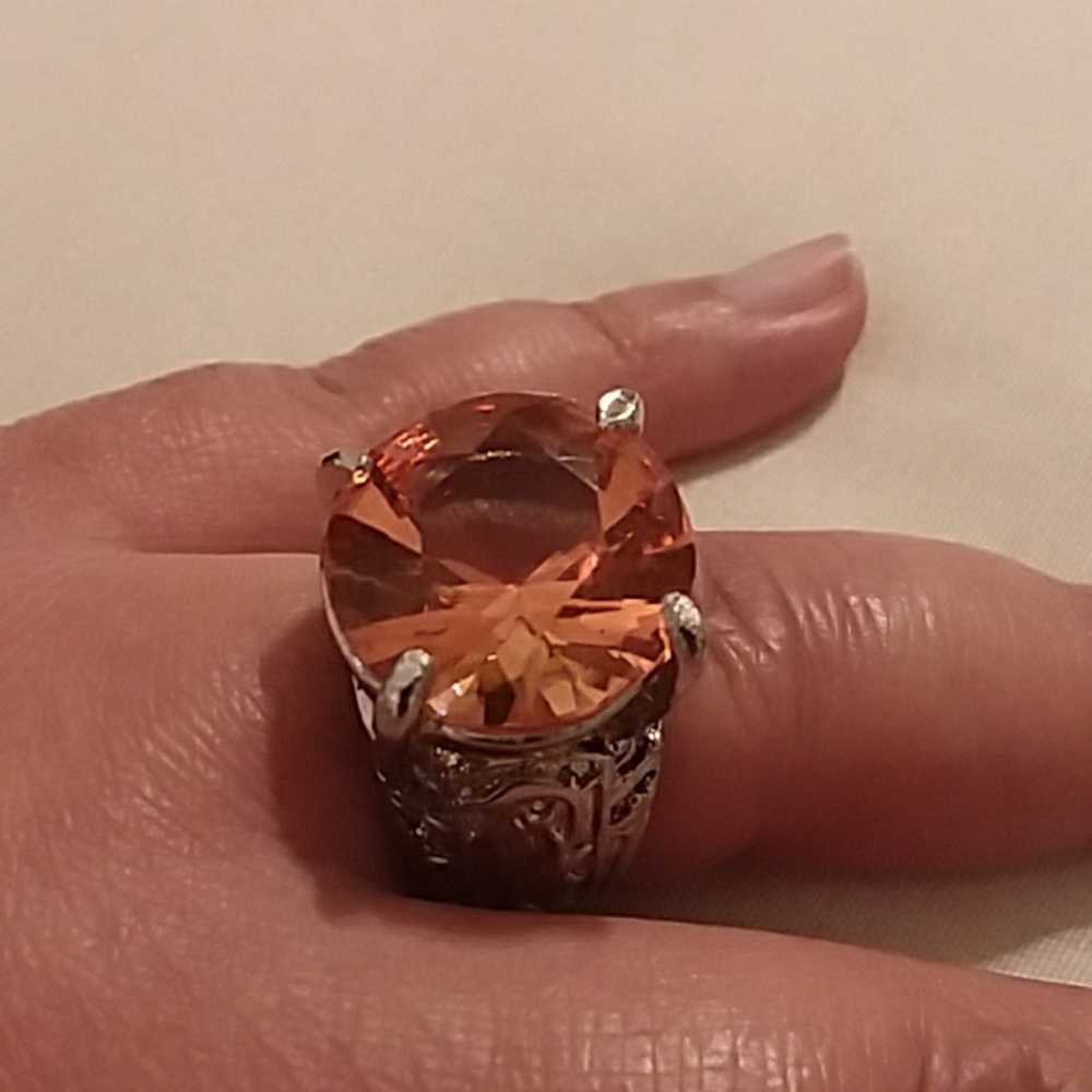 Ladies Ring - Picture 2 of 4